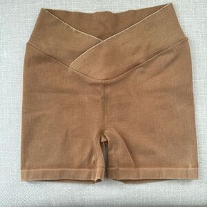 BRAND NEW JOYLAB RIBBED BIKER SHORTS IN BROWN SIZE M